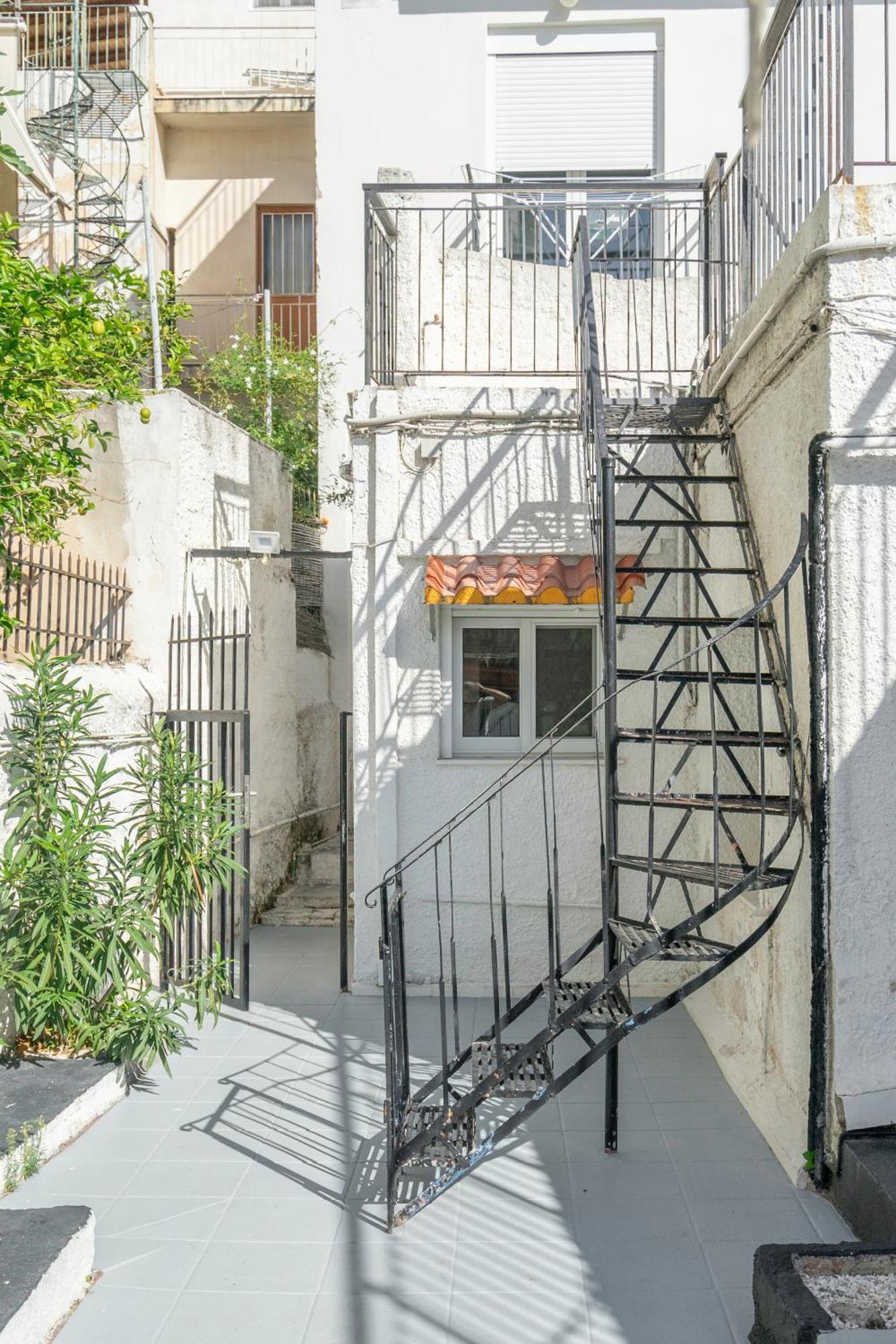 Vila Detached House 1Km From Acropolis Filopappou Atény Exteriér fotografie